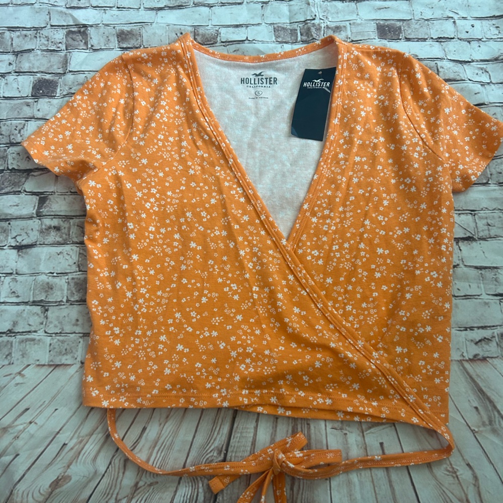 Hollister Orange & White Print Short Sleeve Wrap Top Size Small